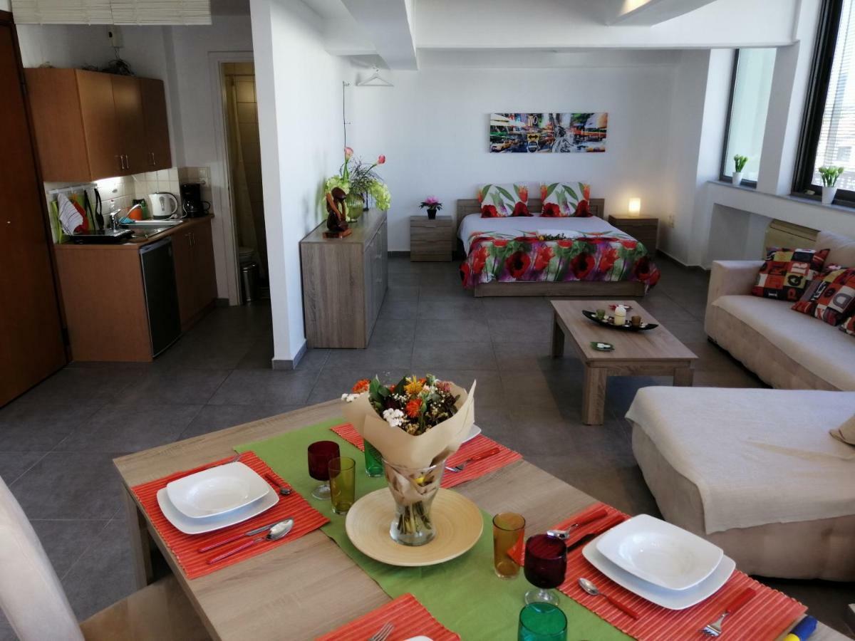 Spacious & Modern Studio Apartment Near The Airport Γλυκά Νερά Εξωτερικό φωτογραφία